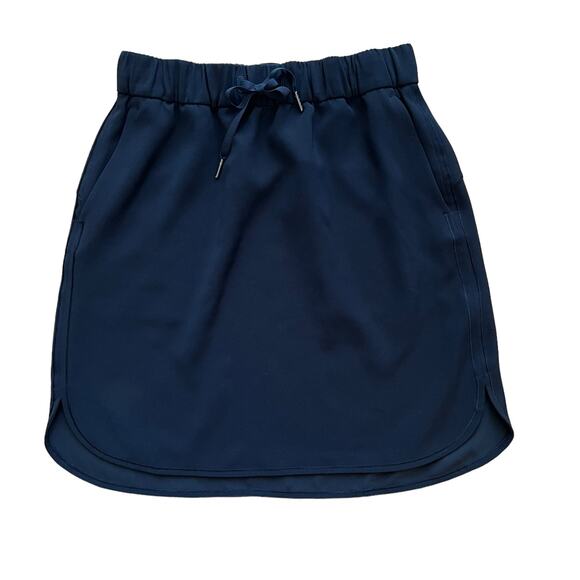 lululemon athletica Dresses & Skirts - Lululemon On The Fly Skirt Black Travel To & From Woven  W8A87S Size 8